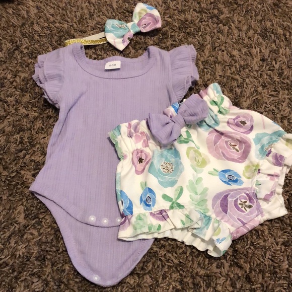 ADORABLE Spring outfit - Picture 2 of 5